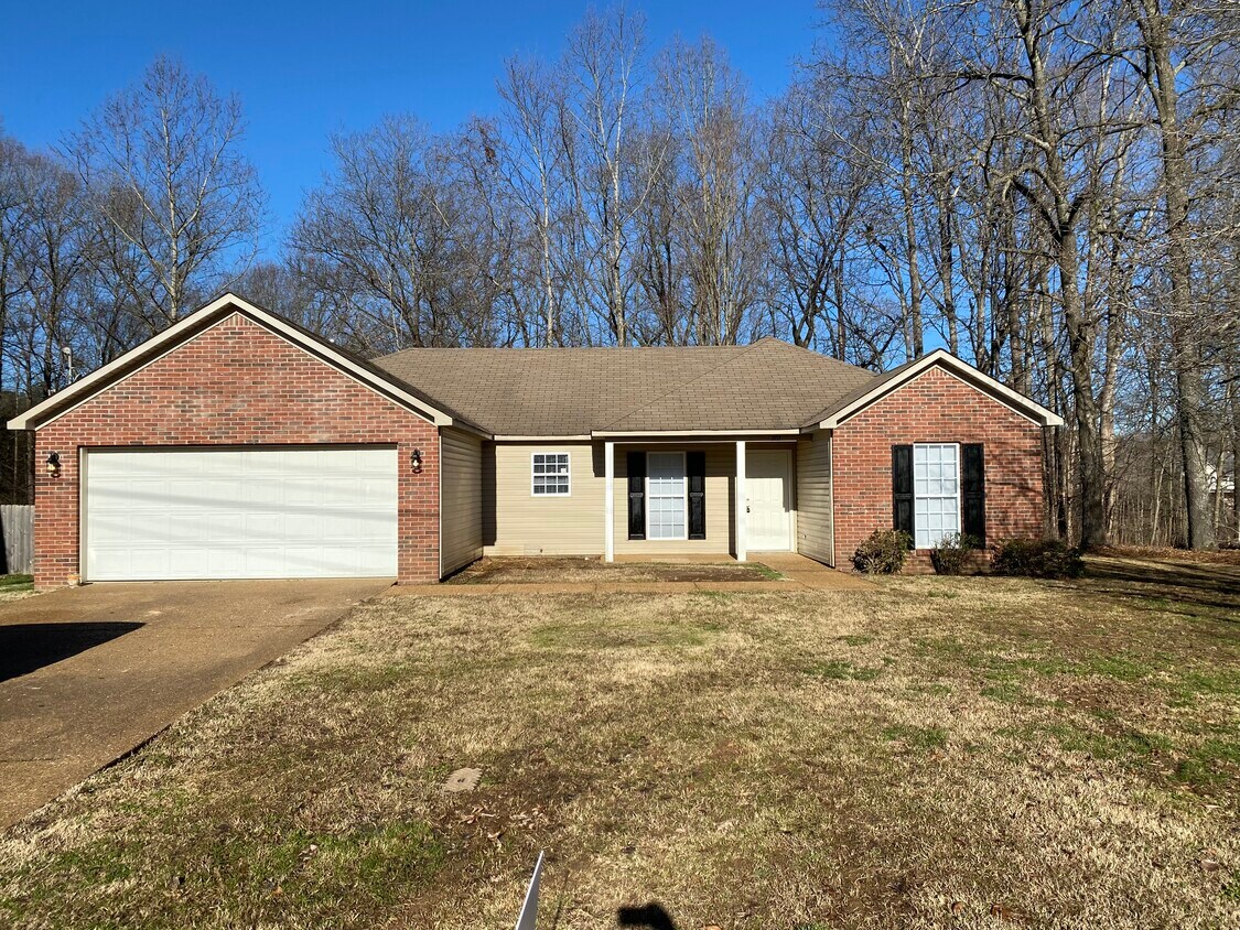 Primary Photo - 207 Bent Oaks Dr