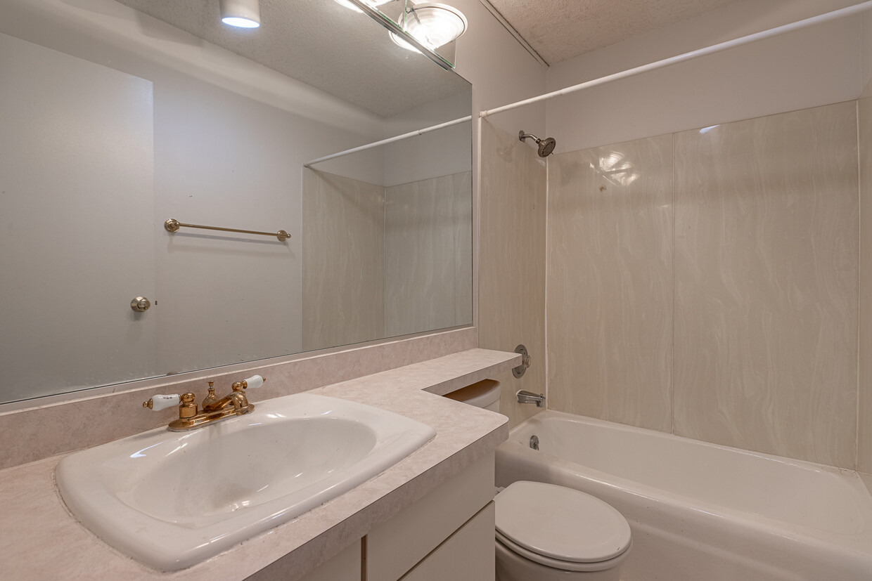 Foto principal - 2754 N Hampden Ct