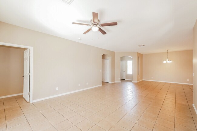 Foto del edificio - 5033 W Harwell Rd