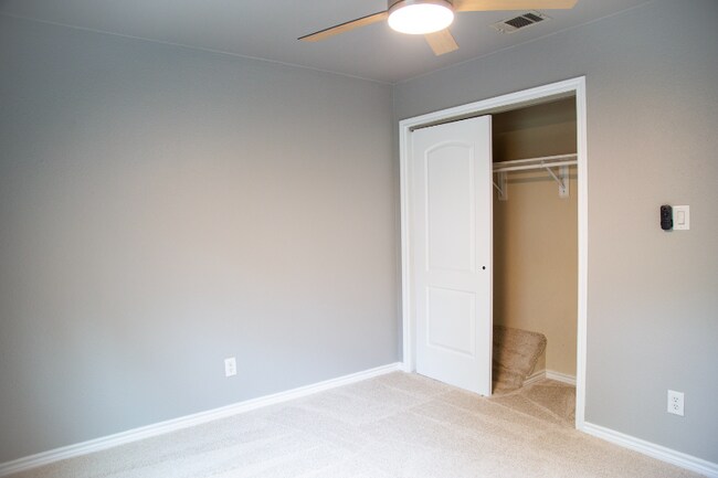 Foto del edificio - 6700 Cooper Ln