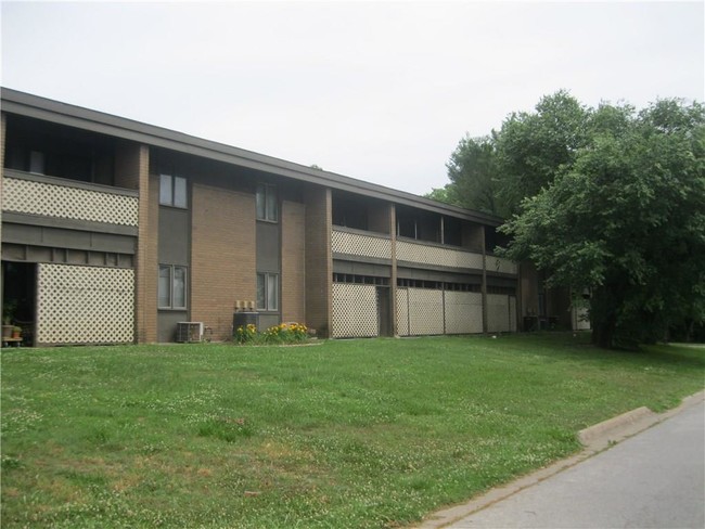 Building Photo - 411 S 7th St