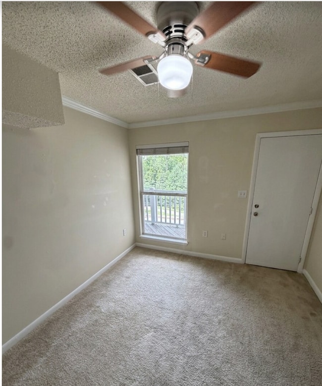 Building Photo - 1420 Collegiate Cir