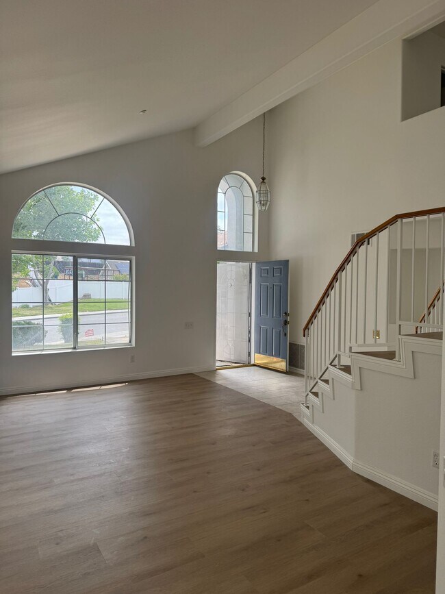 Foto del edificio - 735 Blake Rd
