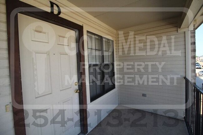 Building Photo - 3304 Barcelona Dr