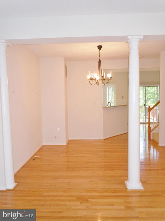 Foto del edificio - 15465 Port Washington Ct