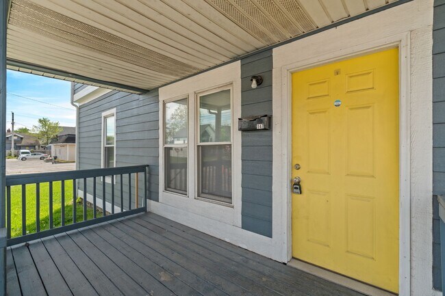 Building Photo - For Lease | 3 Bed, 1 Bath | 1,613 Sq Ft | ...