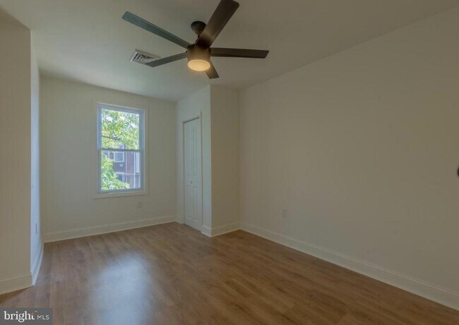 Foto del edificio - 5432 Springfield Ave