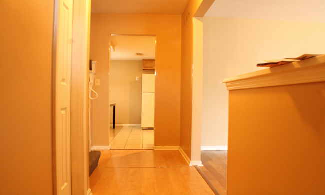 Foto del edificio - Efficient Townhome in Middletown - Utiliti...