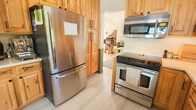 Foto del edificio - Charming 4-Bedroom Remodeled Home in Quiet...