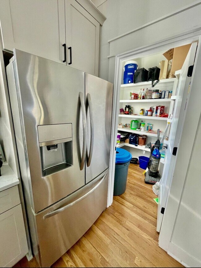 Foto del edificio - **HIGH-END EAST NASHVILLE HOME IN A 32-HOM...