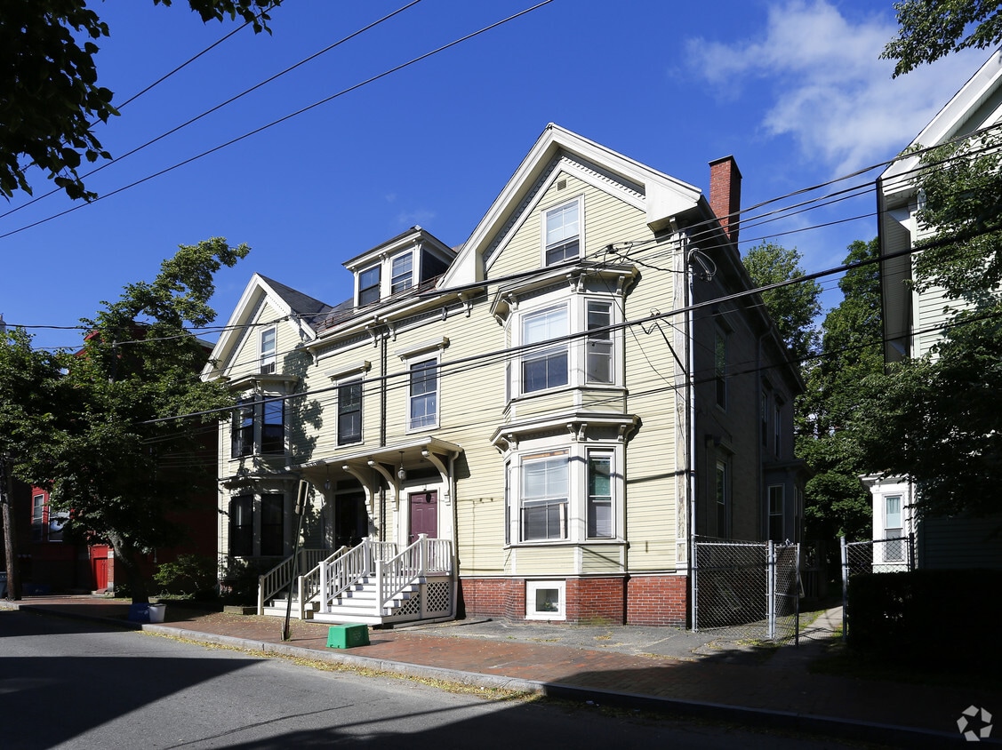 Primary Photo - 13 Dow St