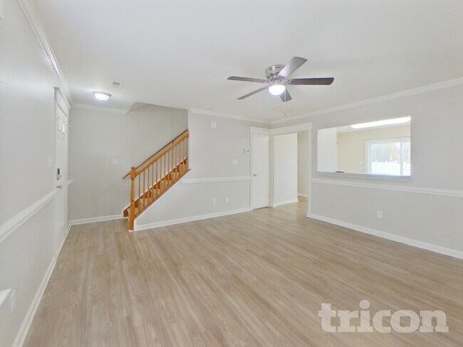 Foto del edificio - 1548 Hollow Maple Dr