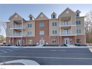 Building Photo - 200 Fountains Ln