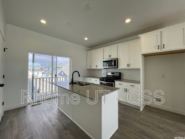 Building Photo - 6726 W 11800 S