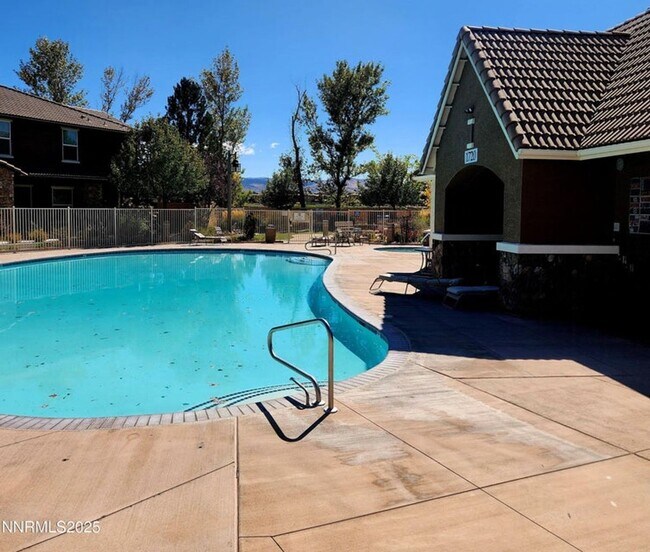 Foto del edificio - 2 bedroom 2 bathroom 1 car garage townhouse