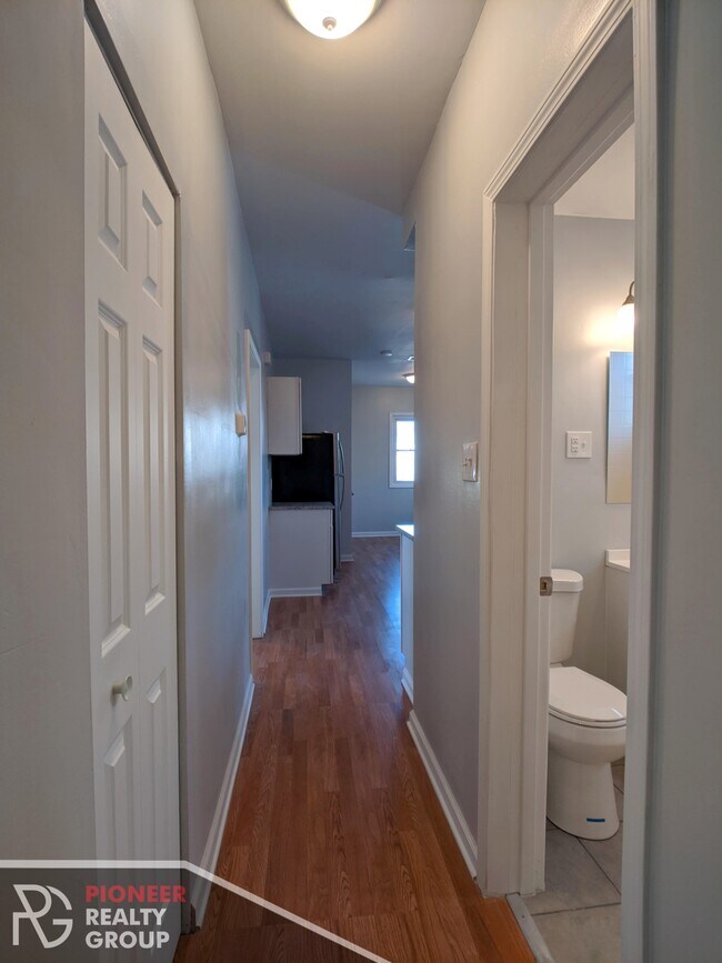 Foto del edificio - 1520 W Melrose St