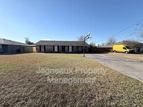 Building Photo - 2528 St Joseph St