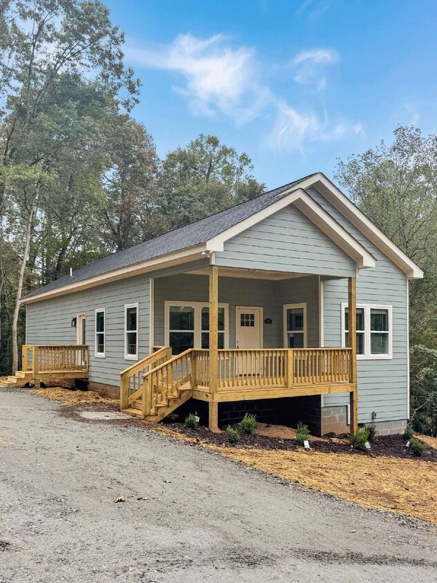 New Construction in North Hall for Rent! - New Construction in North Hall for Rent!