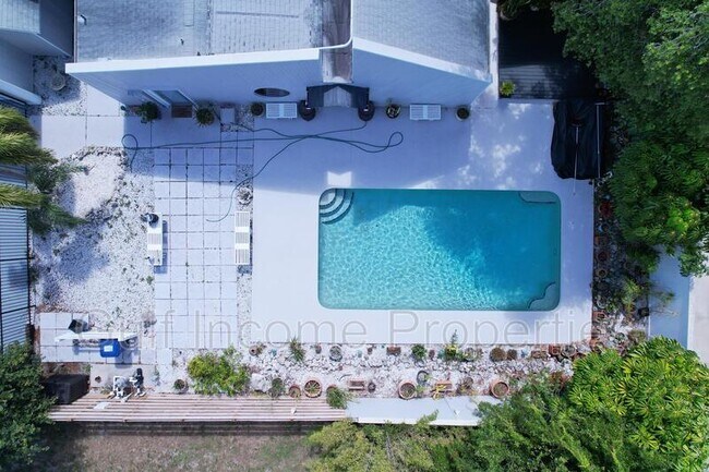 Building Photo - 2360 Riverwood Pines Dr