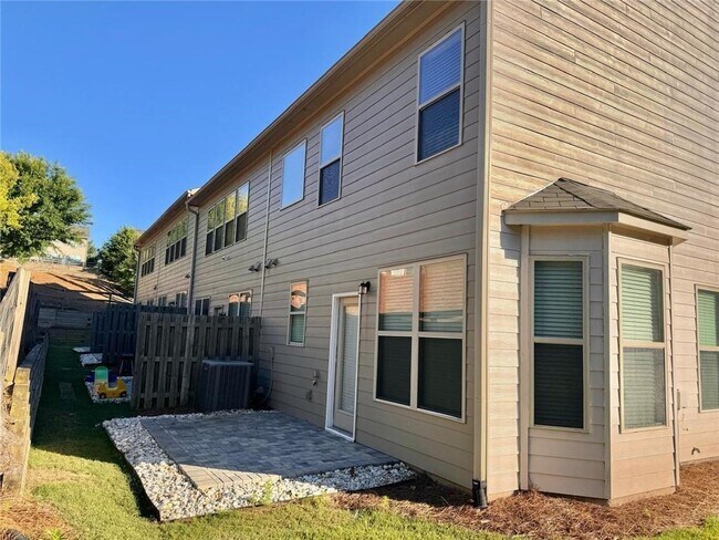 Foto del edificio - 1958 Paxton Ridge Ln