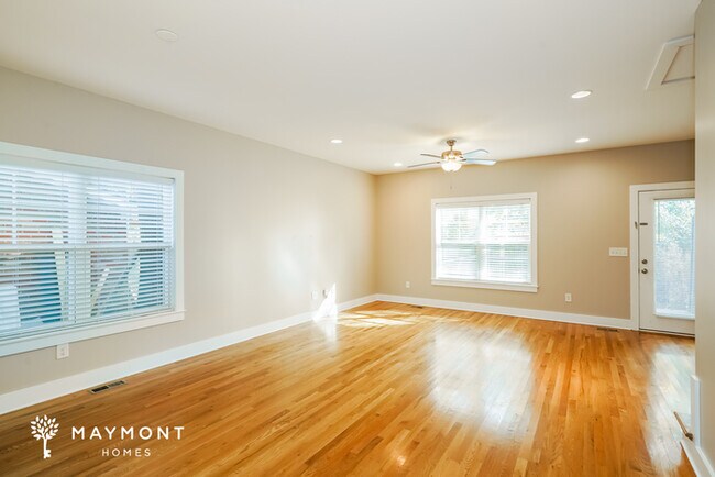 Foto del edificio - 2022B Greenwood Cir