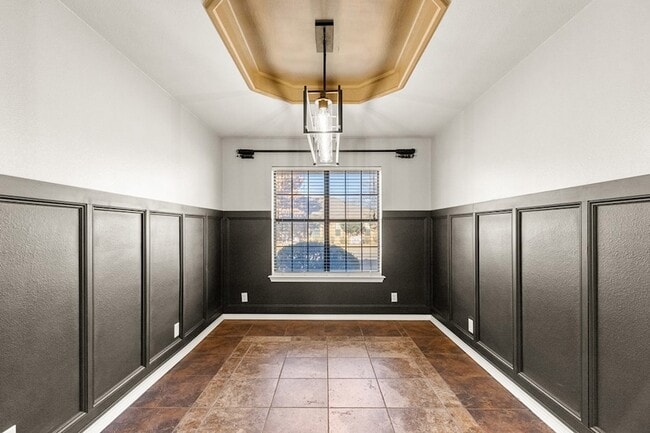 Building Photo - 3701 Oakmont Dr