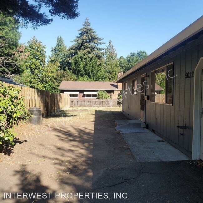 Foto del edificio - 3 br, 1 bath House - 5022 SE LONG