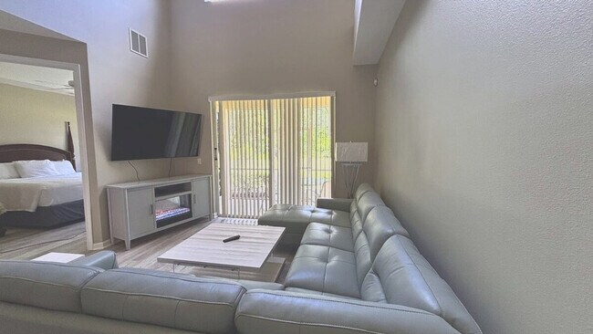 Foto del edificio - 8162 Mulligan Cir