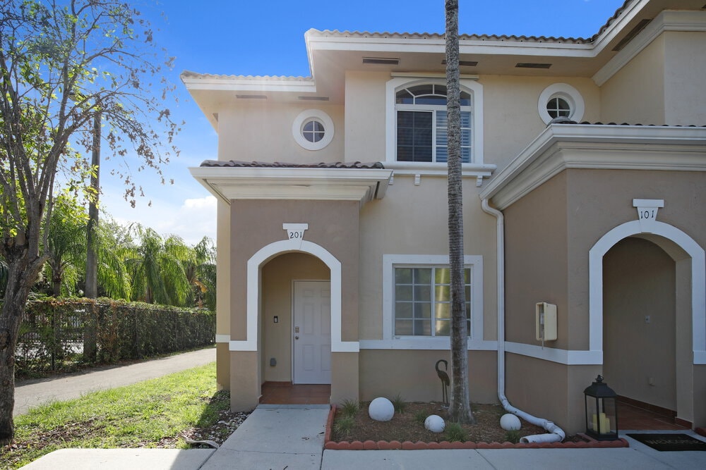 Primary Photo - 7380 NW 174 TE
