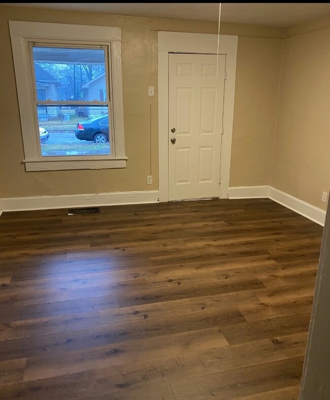 Photo - 411 N Centennial St Apartment