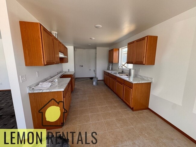 Building Photo - 1512 Landon Ave