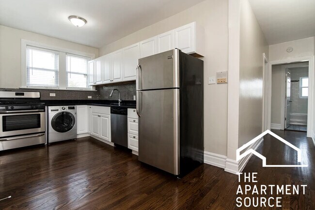Foto del edificio - 3820 N Greenview Ave