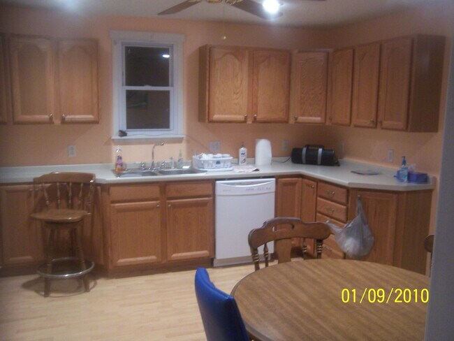 Building Photo - 176 Ridgemont Dr