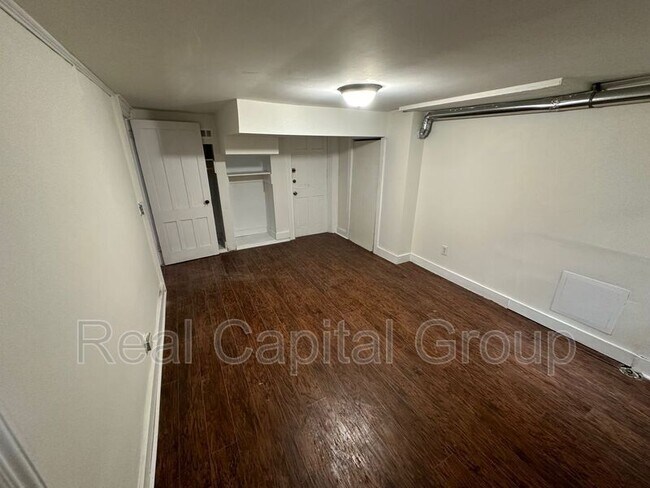 Building Photo - 132 Grand St