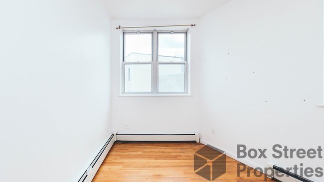 Building Photo - 242 Devoe St