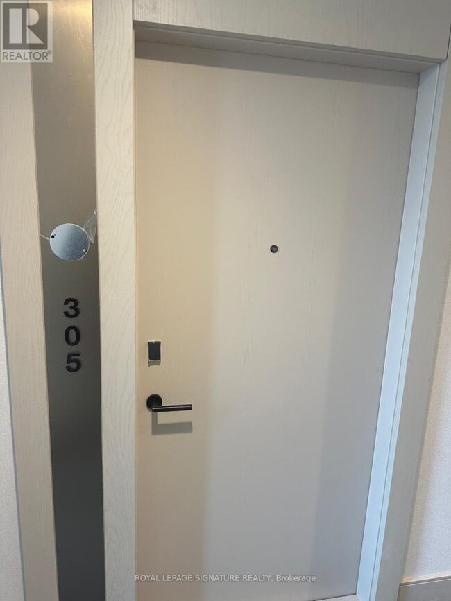 Building Photo - 1415 Dundas St E