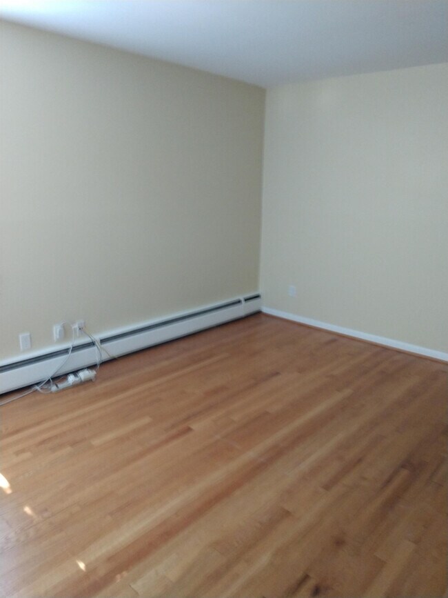 Building Photo - 3714 Drakewood Dr