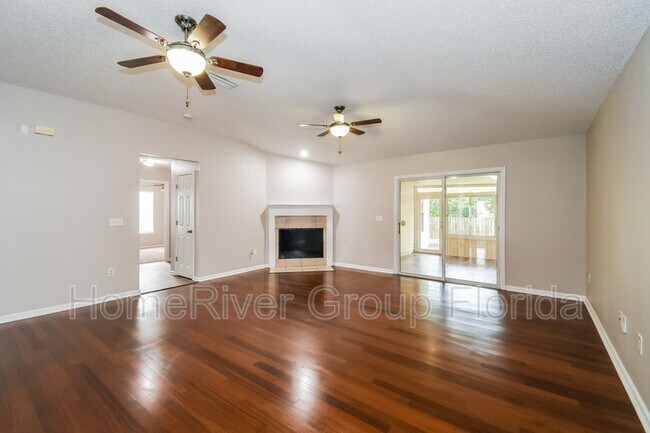 Building Photo - 12579 Woodfield Cir W