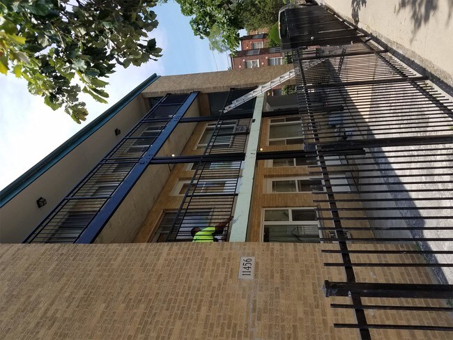 Building Photo - 11456 S Hale Ave