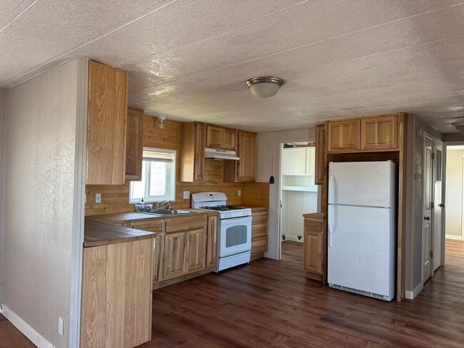 Building Photo - Cute 2 bedroom/2 bath in spring creek