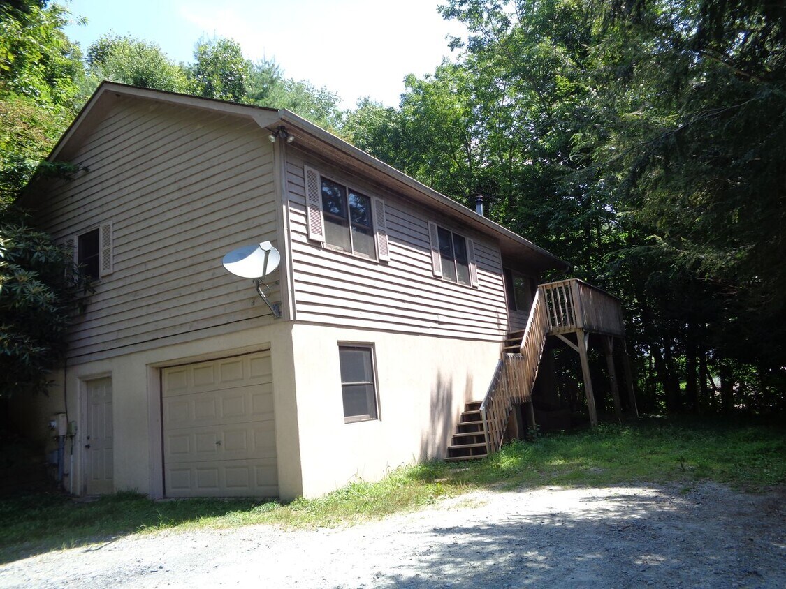 130 Stoneybrook Ct, Boone, NC 28607 House Rental in Boone, NC