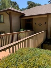 Building Photo - 108 E Blue Heron Dr