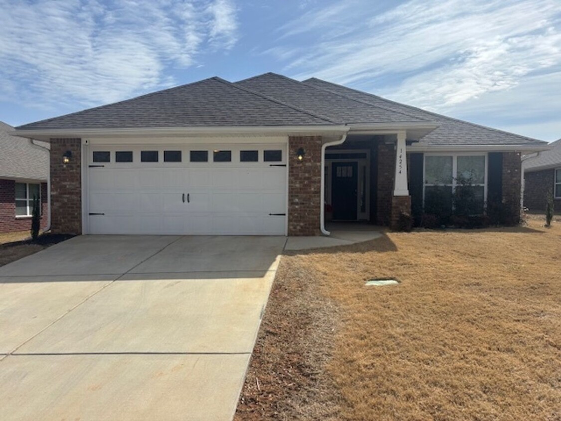 Primary Photo - Charming New Build 4BR House in Harvest