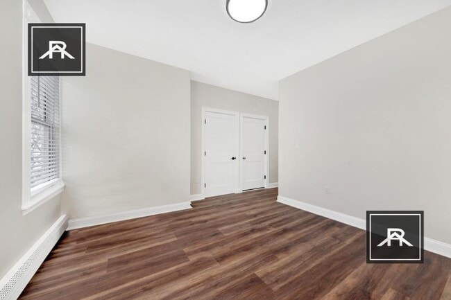 Building Photo - 4 bedroom in Boston MA 02108