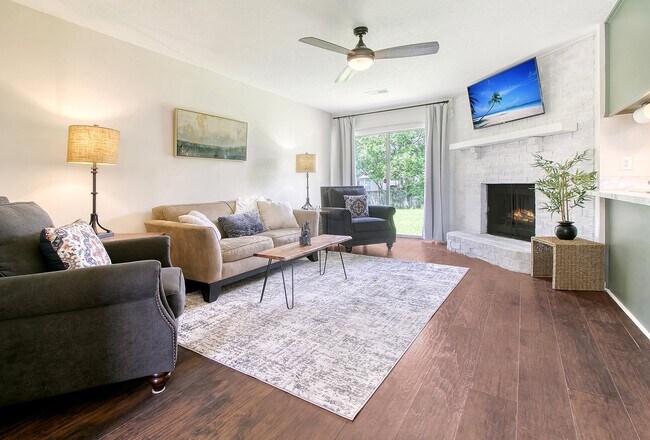 Foto del edificio - 111 Ashwood Ct
