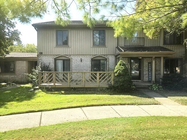 Foto del edificio - 41555 Bedford Dr