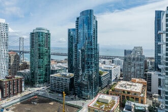 Building Photo - Lumina