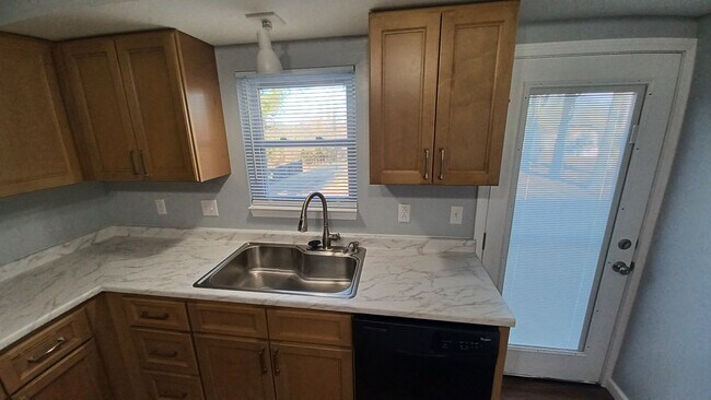 Foto del edificio - 1836 Engle