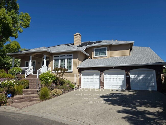 Foto del edificio - Amazing One of a Kind Home in the Heart of Danville with Pool & Views!