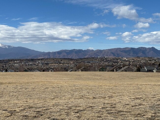 Building Photo - Cozy 3-bed, 2.5-bath home in desirable Stetson Ridge.